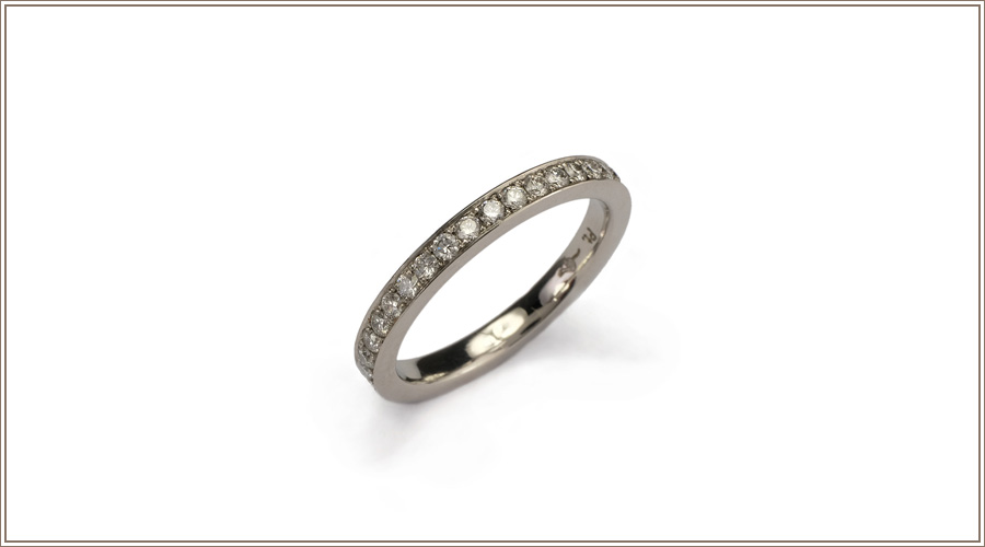 Bernhard Grassl Juwelier München Verlobungsring Memoire Classic in Platin